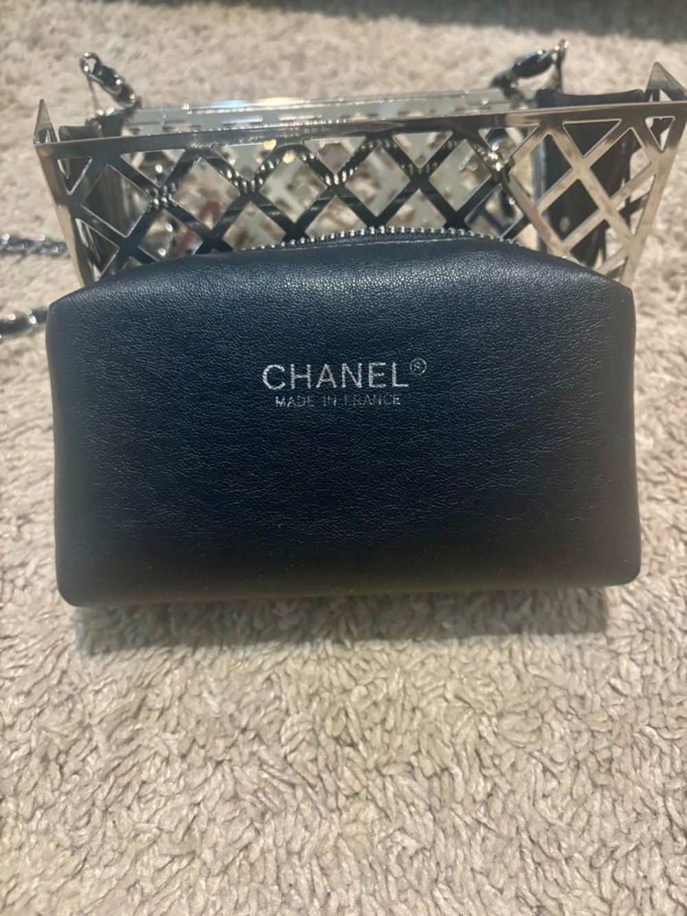 CHANEL GWP silver cage bag - Picture 4 of 6